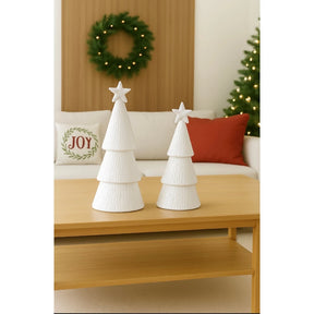 Decore com elegância: Kit Dupla Árvore de Natal em cerâmica. Ideal para mesas, salas e aparadores. Charme e sofisticação natalina.