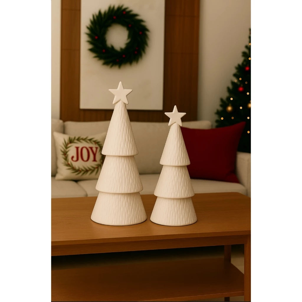 Decore com elegância: Kit Dupla Árvore de Natal em cerâmica. Ideal para mesas, salas e aparadores. Charme e sofisticação natalina.