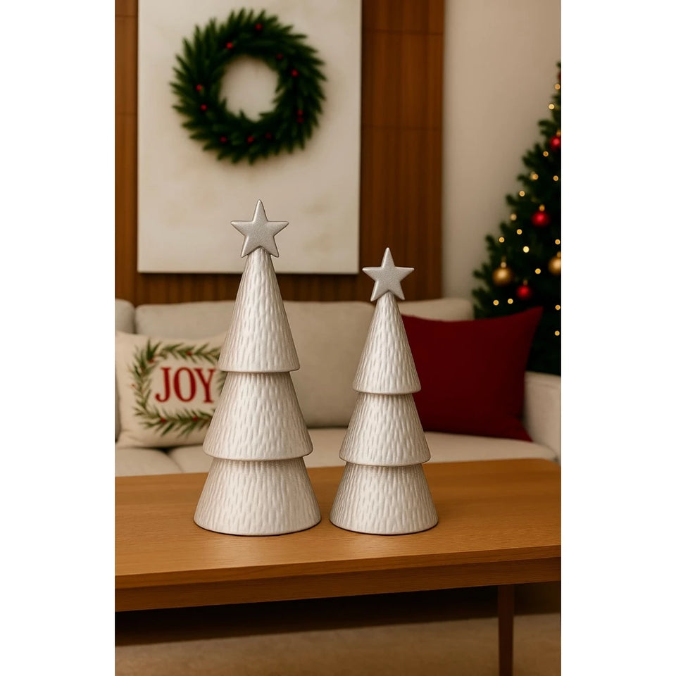 Decore com elegância: Kit Dupla Árvore de Natal em cerâmica. Ideal para mesas, salas e aparadores. Charme e sofisticação natalina.