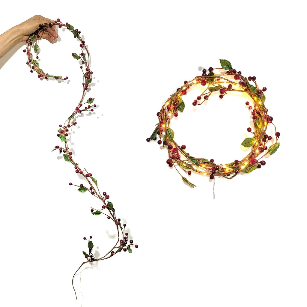 Decore seu Natal com o Arranjo Galho LED flexível. Use como guirlanda ou fio decorativo e traga brilho, charme e versatilidade para sua casa.Decore seu Natal com o Arranjo Galho LED flexível. Use como guirlanda ou fio decorativo e traga brilho, charme e versatilidade para sua casa.