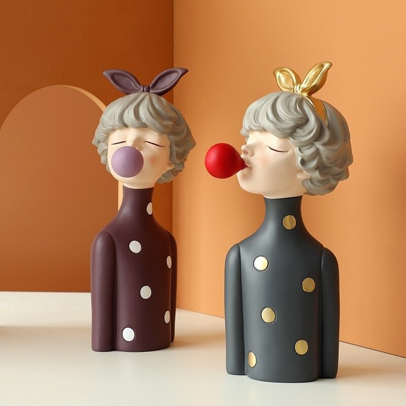 Escultura Boneca Decorativa Lilly Ball Estatueta