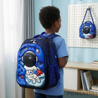 Transforme o volta às aulas! Kit Mochila 3D (Alto Relevo) + Lancheira Térmica + Estojo. Durabilidade, conforto e o super-poder que seu filho merece.