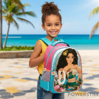 Mochila Princesas. Conforto, durabilidade e o brilho para sua filha. Garanta a volta às aulas mais mágica e feliz. Compre agora!