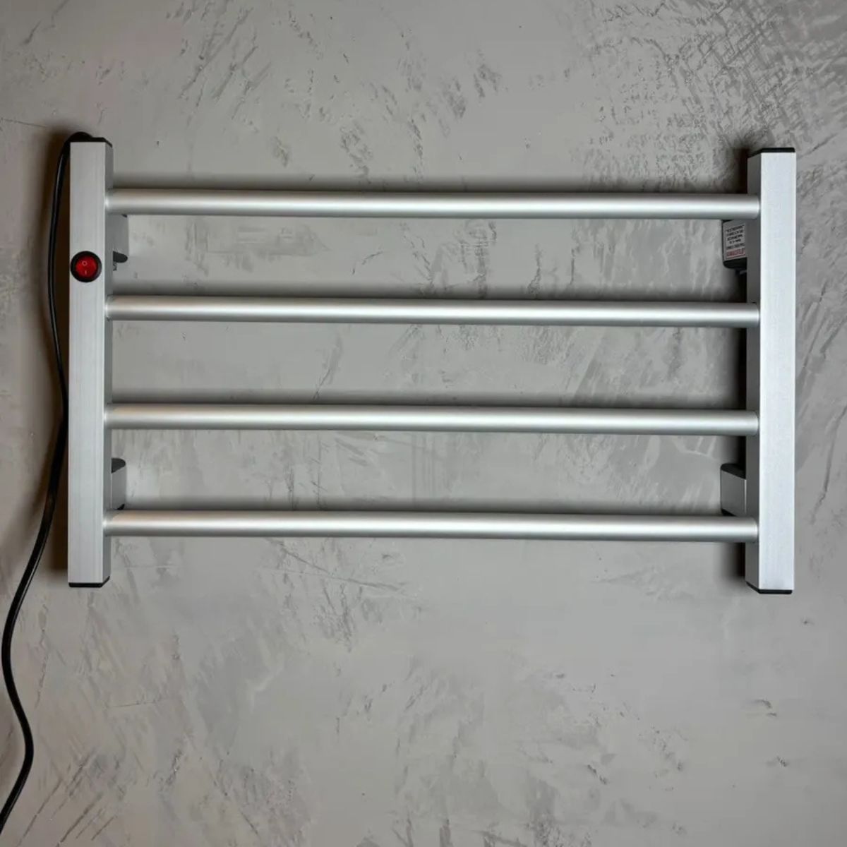 Toalheiro Térmico Bivolt Modelo Elegance 4 barras