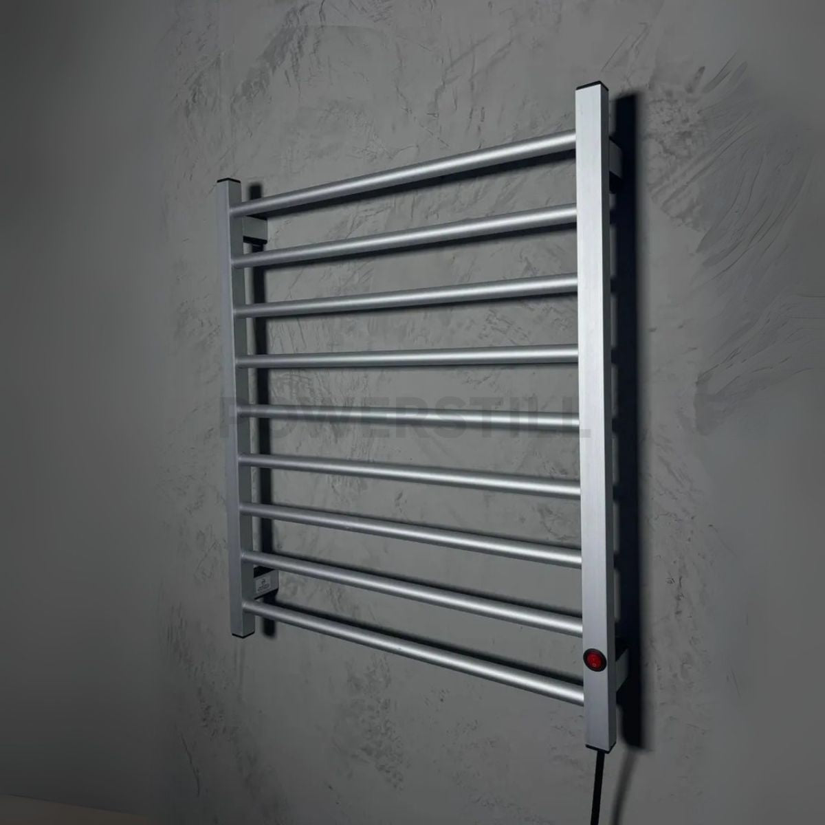 Toalheiro Térmico Alumínio Preto 110/220v Bivolt