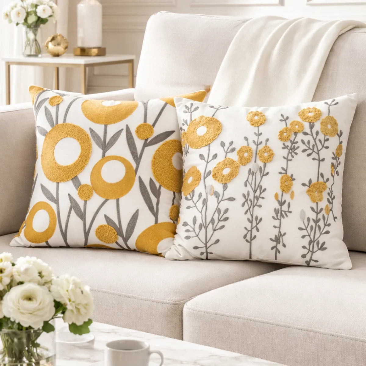 Capa para Almofada Bordada Floral 45x45 em Canvas | Lenis – vista 02 do produto